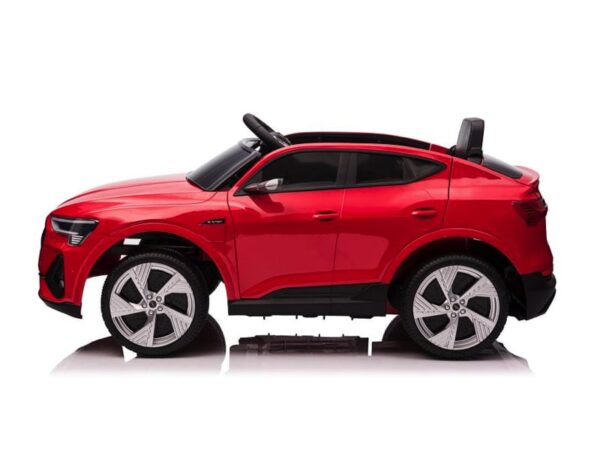 Audi e-tron ,12 volt elektrische kinderauto met rubberen banden, leder zitje en meer! - Afbeelding 7