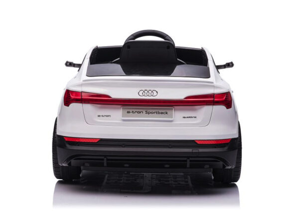 Audi e-tron ,12 volt elektrische kinderauto met rubberen banden, leder zitje en meer! - Afbeelding 8