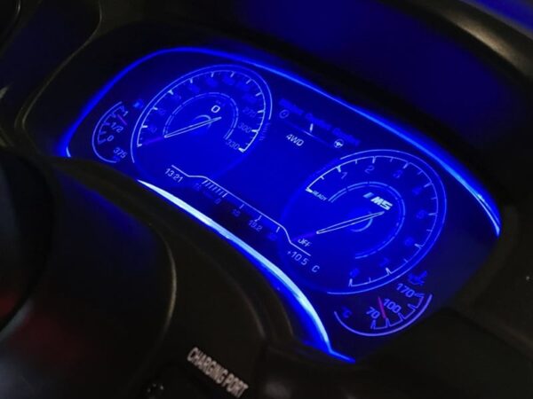 BMW M5, Leder zitje, Rubberen banden, Kinder Accu Auto! - Afbeelding 12